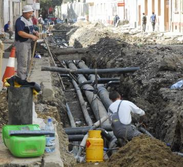 Compania de Apă înlocuieşte 63,7 kilometri de reţea de apă şi canalizare în zona de case a cartierului Ioşia